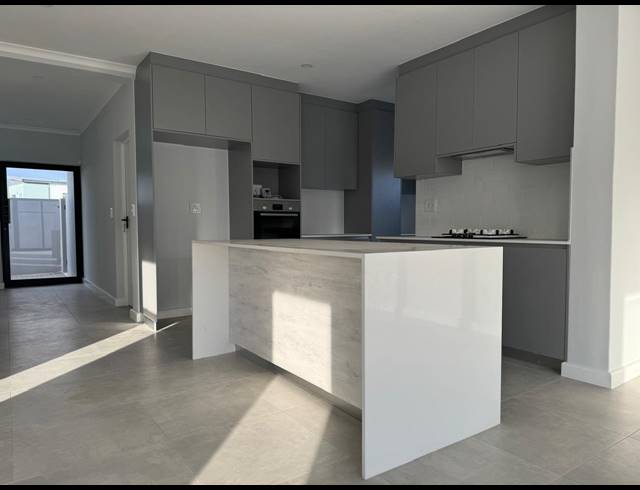 4 BEDROOM HOUSE FOR SALE IN SANDOWN